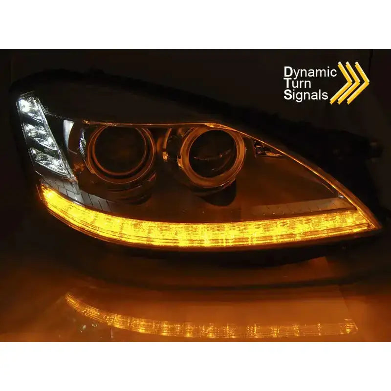 Headlights Mercedes W221 Daylight Chrome med aktivt dynamisk blinklys og teksten Dynamic Turn Signals.