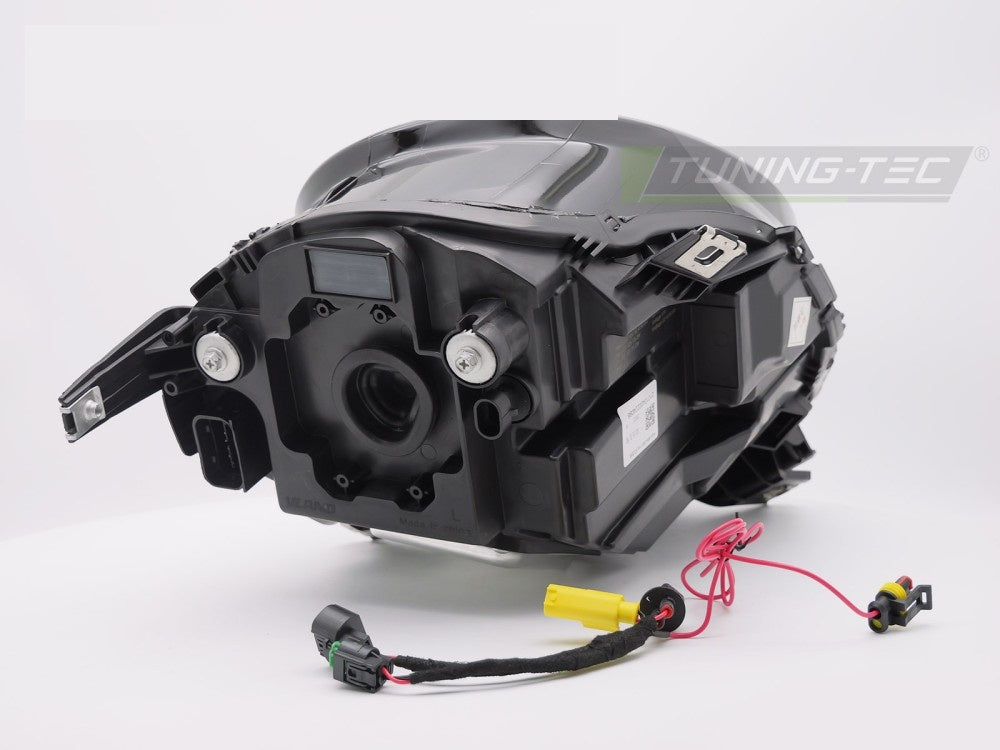 Nærbilde av full LED frontlykt LPMC20 til MINI Cooper F54 Clubman med LED-signallys
