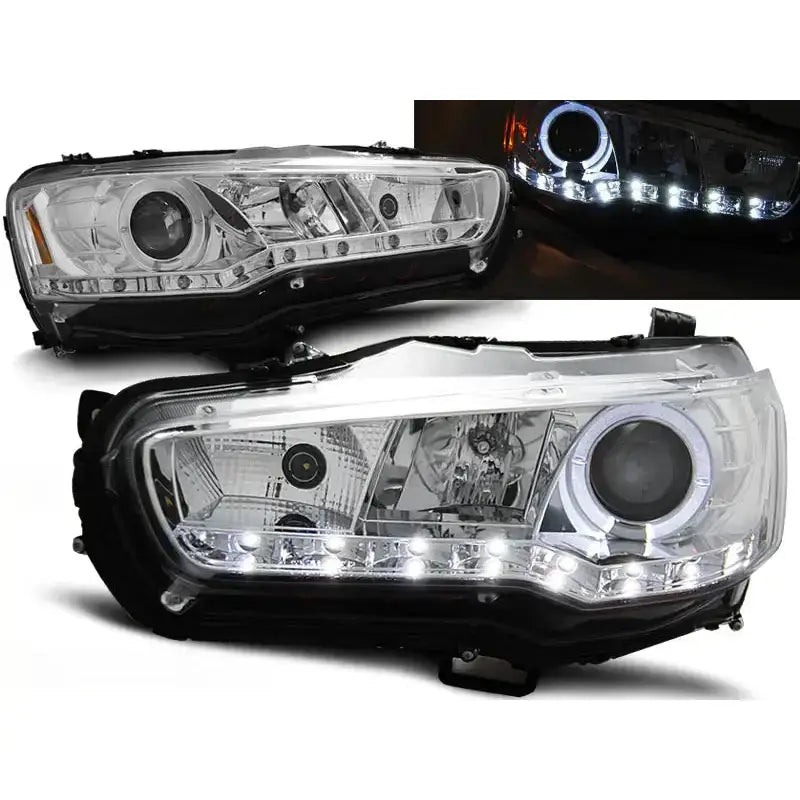 Frontlykter Mitsubishi Lancer 8 08 i klar plast med LED-lys, kromdetaljer og svarte innramminger.