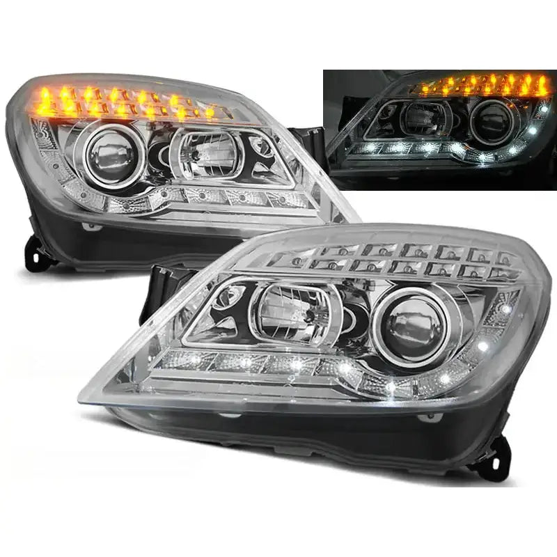 Frontlykter Opel Astra H 03.04-10 i sort og klart glass med LED-lysbånd og gule blinklys.