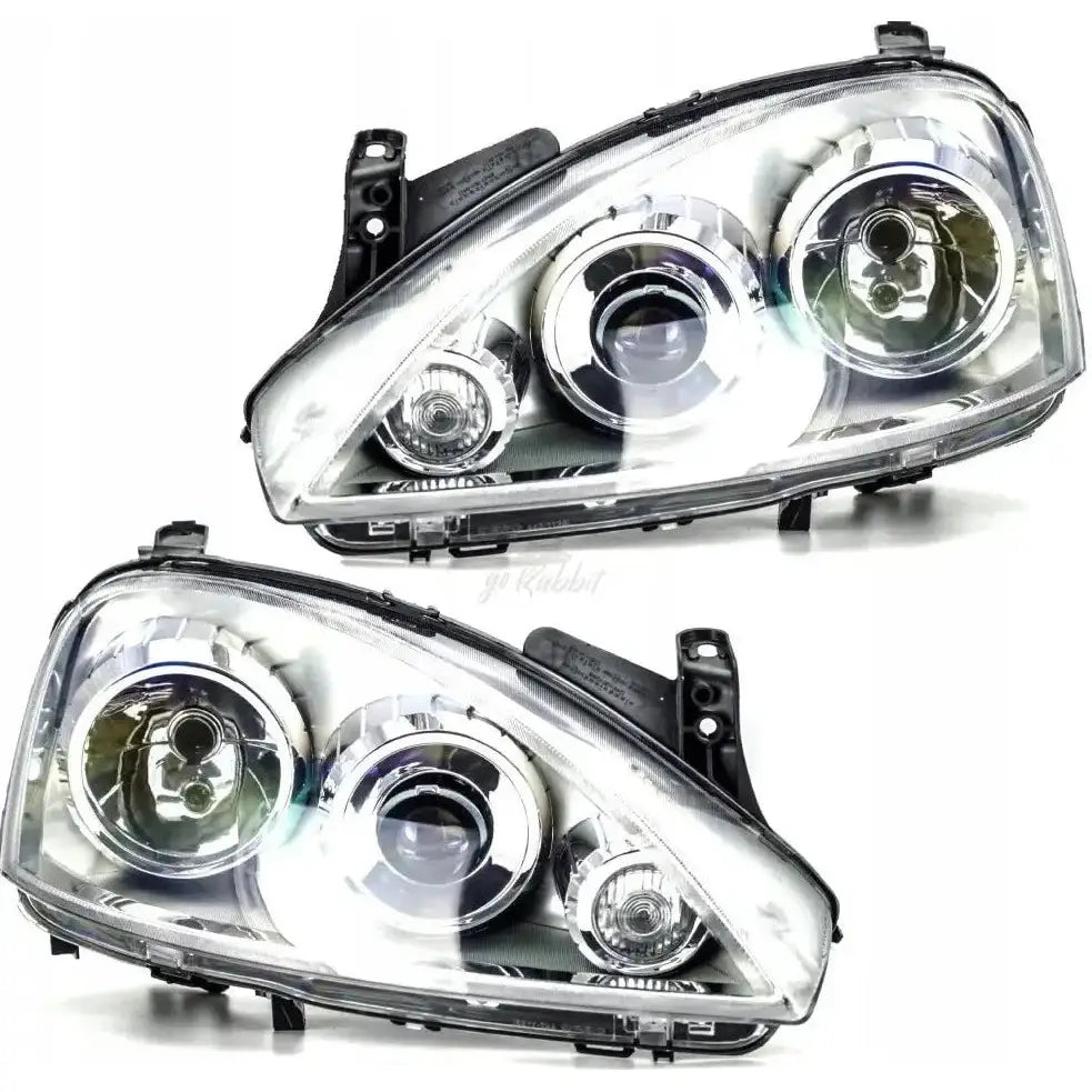 Frontlykter Opel Combo 03-10 H7/H7 med klart glass og kromdetaljer, sett fra skrå vinkel.