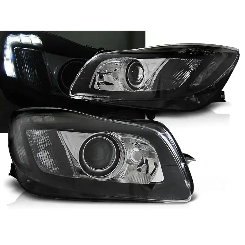 Frontlykter Opel Insignia 08-12 Black Tru DRL med LED-lysbånd, sett fra skrå vinkel.