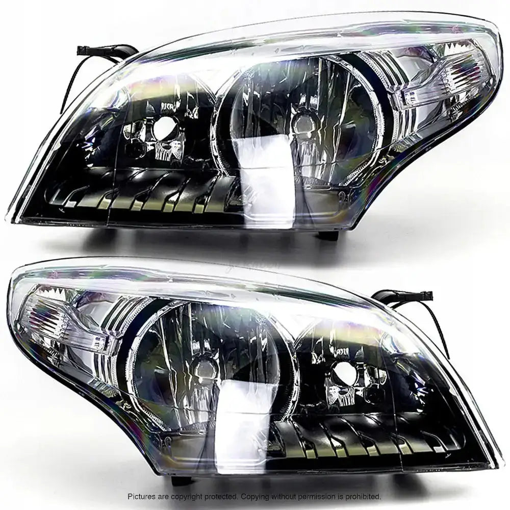 Frontlykter Renault Megane 3 12-13 H7 med klar plast, sort innside og synlige reflektorlinsesett.