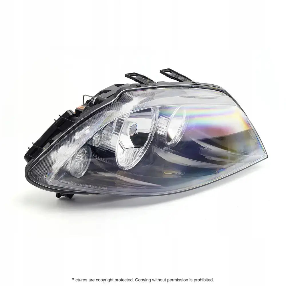 Headlights Seat Cordoba 2 02-09 med klart deksel, kromdetaljer og regnbueeffekt, skrå vinkel.