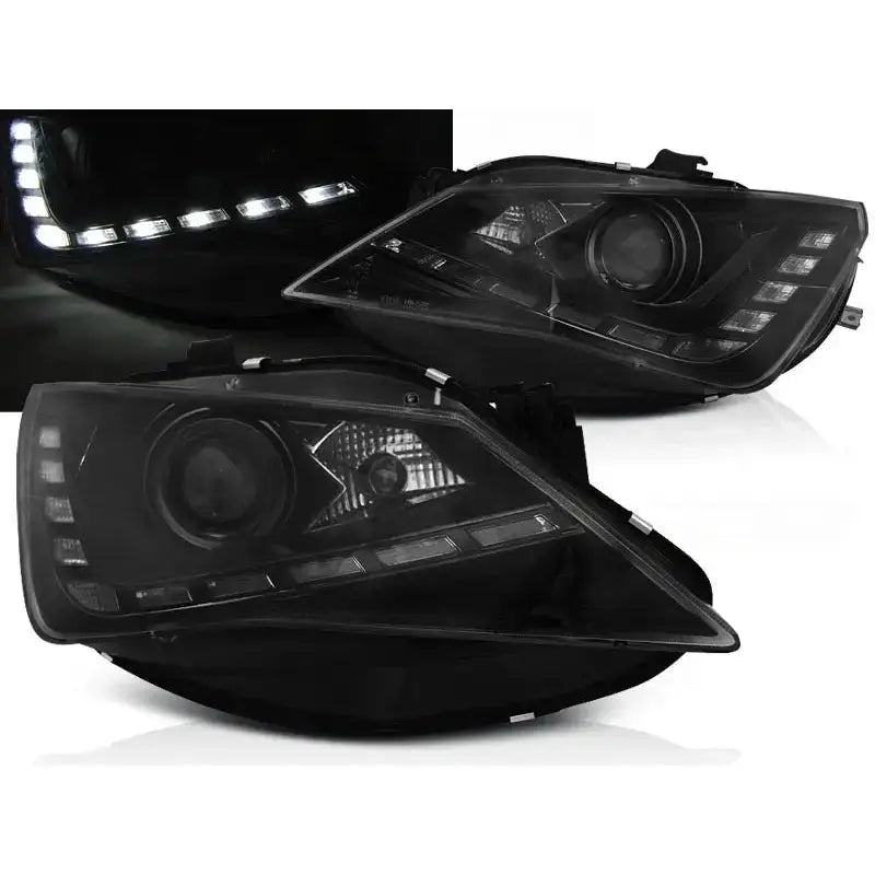 Frontlykter Seat Ibiza 6J 12- Tru DRL Black med svarte hus og integrerte LED-lysfelt.