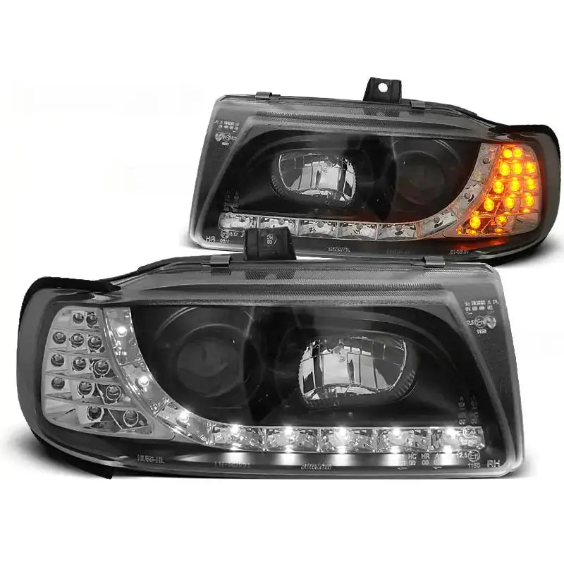 Frontlykter Seat Ibiza/Cordoba/Polo med LED, svart design, hvite og oransje lys, sett forfra.