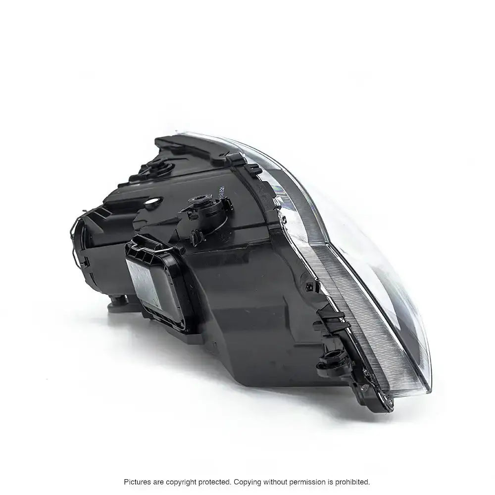 Headlights Seat Leon 12-16 P21W sett bakfra med tekniske detaljer og koblingspunkter synlige.