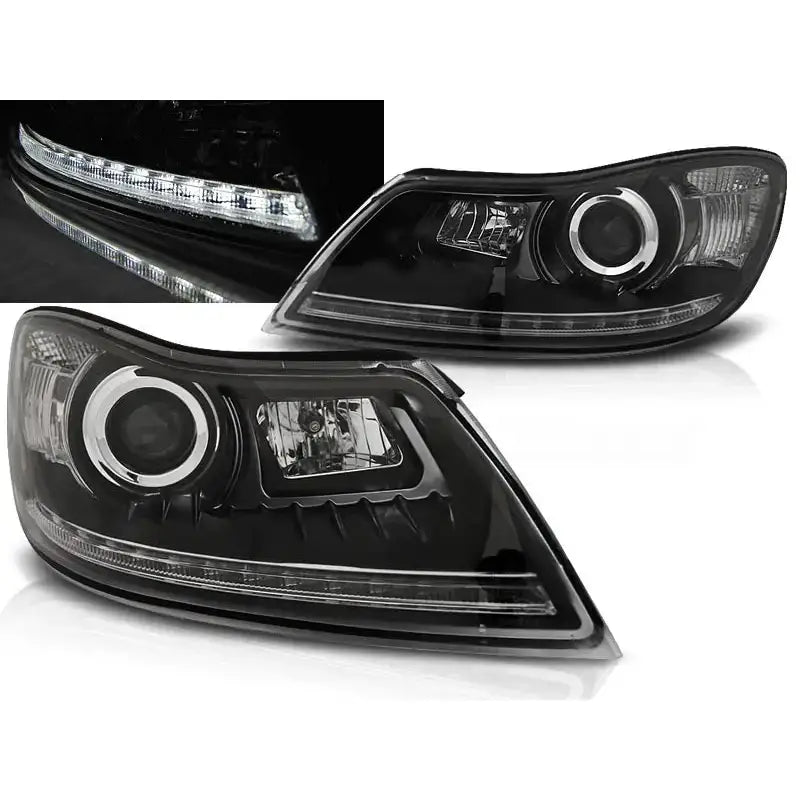 Frontlykter Skoda Octavia 09-12 Daylight Black LED med projeksjonslinse og tent LED-strip.