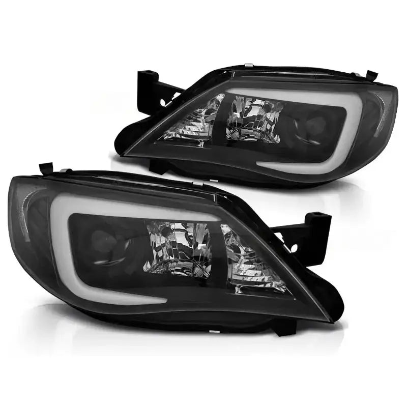 Hovedlykter Subaru Impreza III GH 07-12 Tube Black med LED-list, sett fra skrå forside.