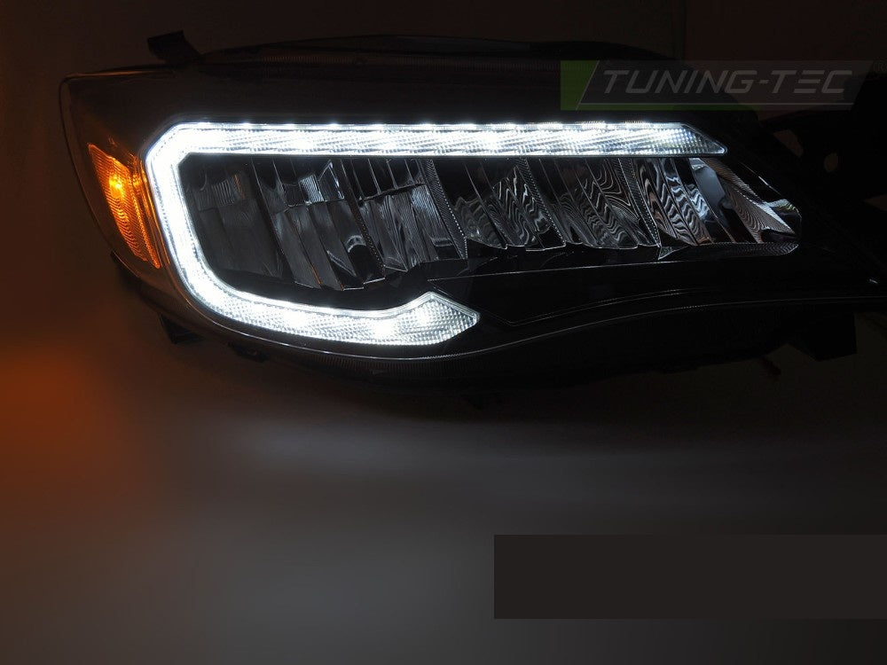 Subaru WRX frontlykter med LED-stripe svart housing komplett sett LPSU23