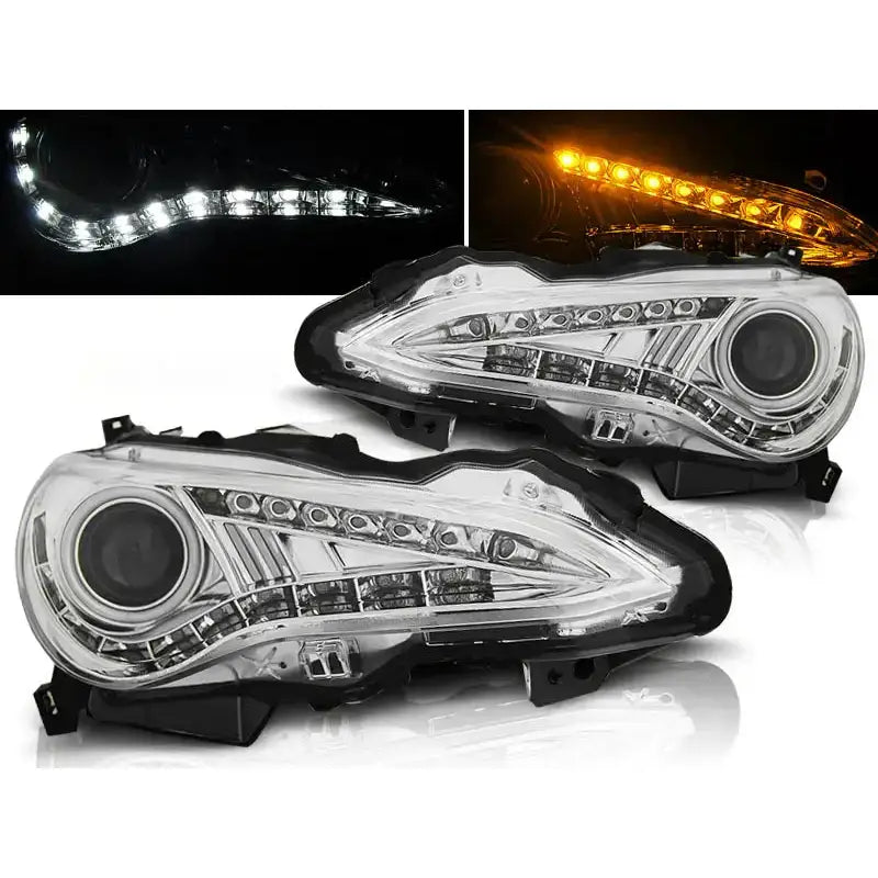 Frontlykter Toyota GT86 12- Chrome Tru DRL sett skrått forfra med LED-linjer og projeksjonslinse.