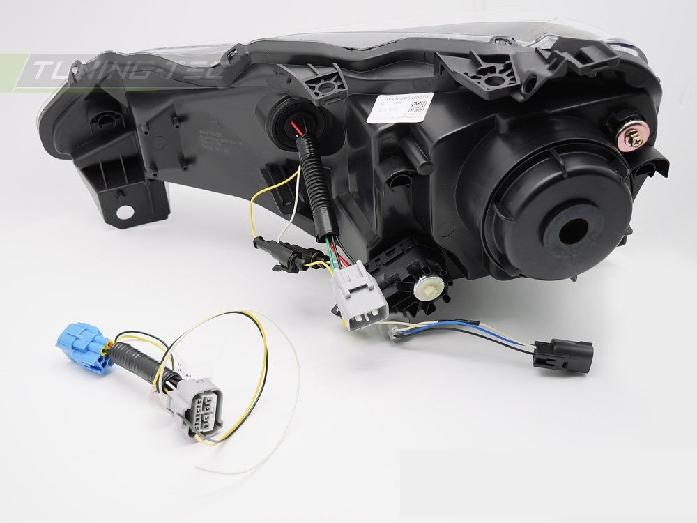 Frontlykter Toyota GT86 svart hus LED DRL montert sett fra siden