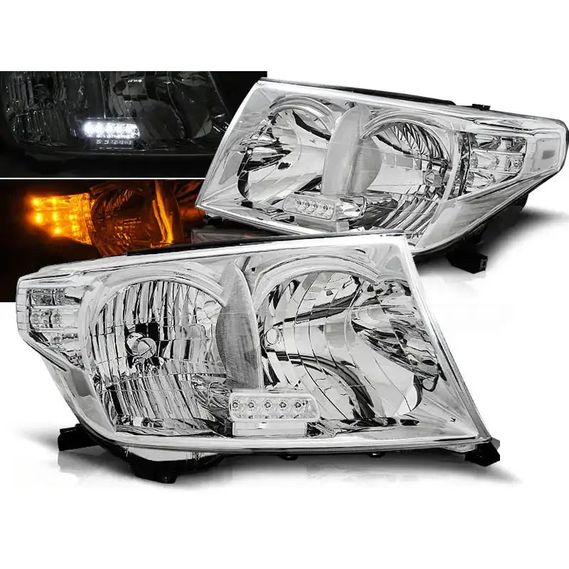 Frontlykter Toyota Land Cruiser FJ200 07-12 med kromdetaljer, LED-lys og blinklys aktivert.