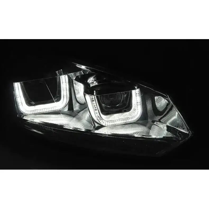 Headlamp Volkswagen Golf 6 U-Type Chrome LED frontlykt med tydelig firkantet lyssignatur i mørket.