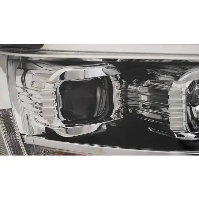 Hovedlykter Volkswagen T6 15- i krom med LED og klare reflektorer, nærbilde av moderne design.