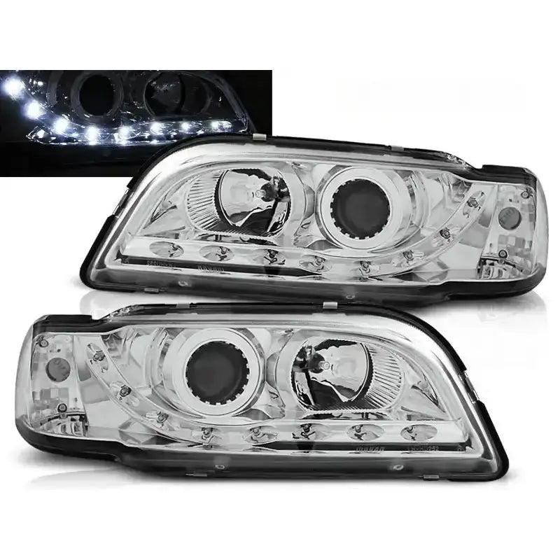 Frontlykter Volvo S40/V40 02.96-04.00 med chrome detaljer, LED-lys og klare deksler sett forfra.