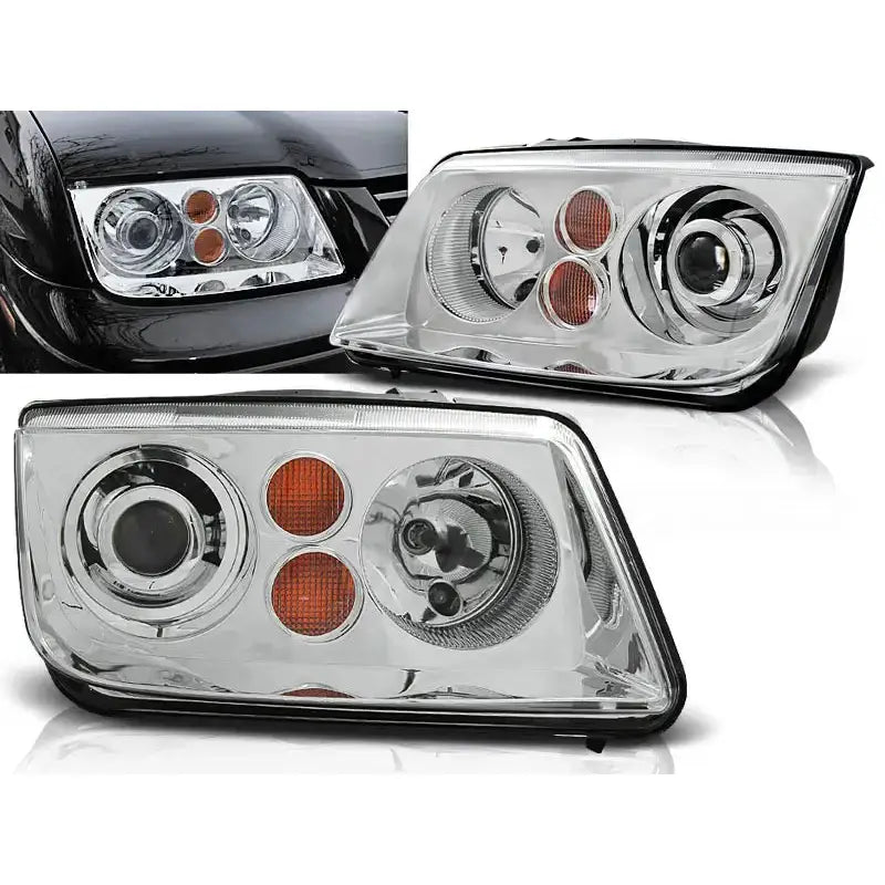 Frontlykter Vw Bora 09.98-07.05 Chrome med klart glass og svarte kanter, sett fra skrå vinkel.