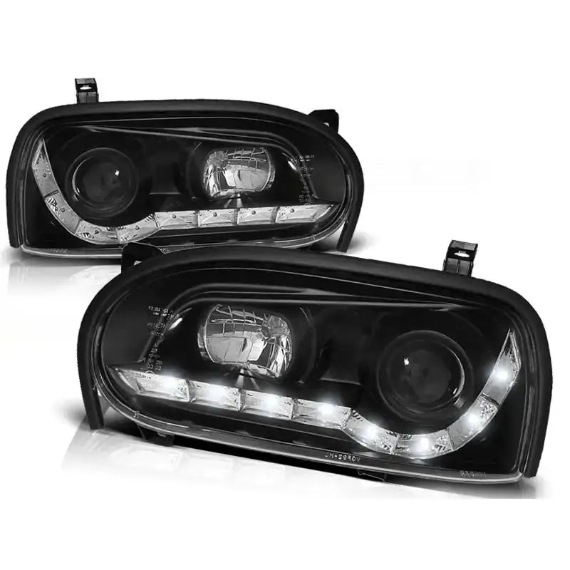 Frontlykter Vw Golf 3 Daylight Black med LED-striper, moderne design og klare linser mot hvit bakgrunn.
