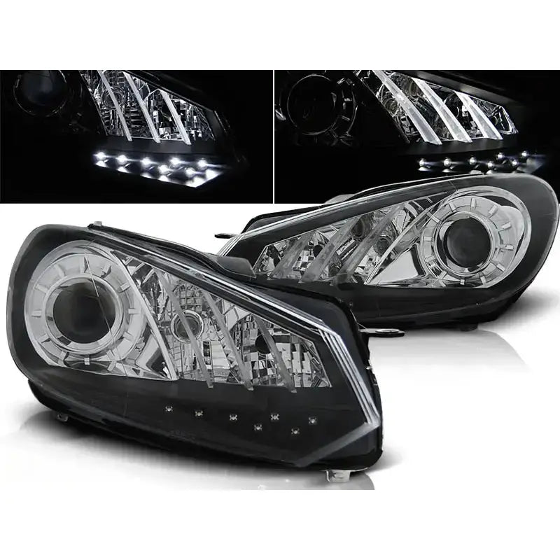 Frontlykter Vw Golf 6 med sort og krom design, LED-lys nederst, vist fra skrå vinkel.