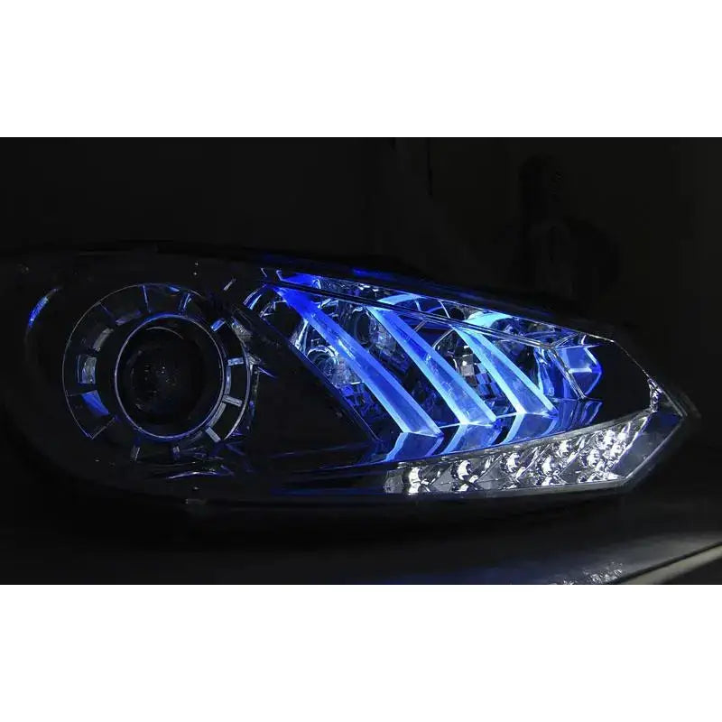 Headlights Vw Golf 6 10.08-12 nærbilde med blå LED og flere segmenter mot svart bakgrunn.