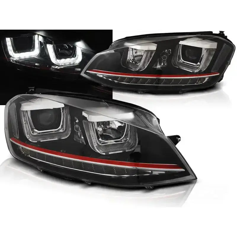 Frontlykter Vw Golf 7 U-Type Black Red Line med LED og rød stripe, vist fra skrå vinkel.