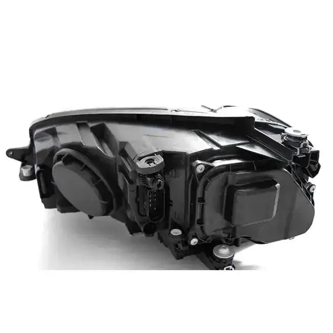 Headlamp Vw Golf 7 U-Type Black DRL sett bakfra med synlige skruefester og koblingskontakt.