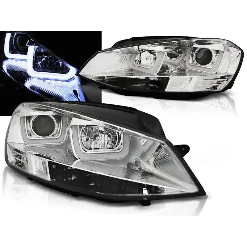 Frontlykter Vw Golf 7 U-Type Chrome med LED-lyslist, sett fra skrå vinkel mot sort bakgrunn.