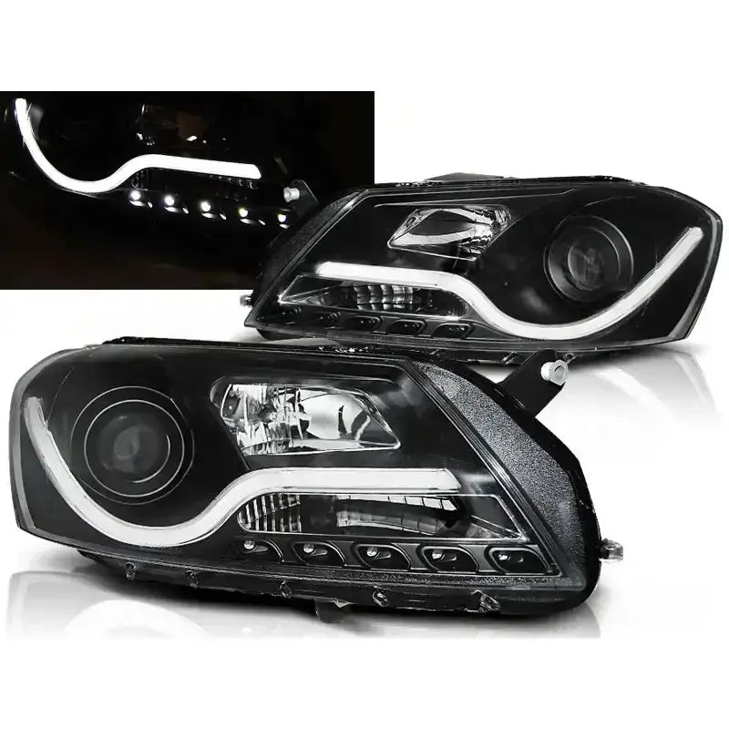 Frontlykter Vw Passat B7 Black Tube Light med LED-lysstripe og klare linser på hvit bakgrunn.