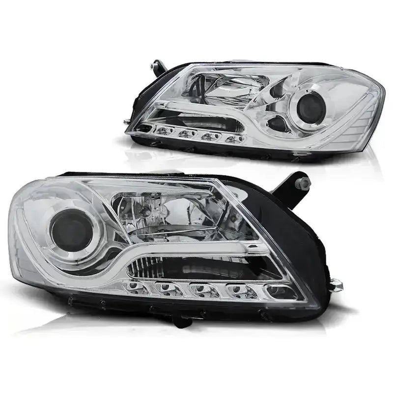 Hovedlykter Vw Passat B7 Chrome Tube Light med LED-lys og sorte bakplater sett fra skrå vinkel.