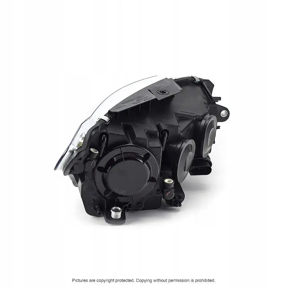 Headlights Vw Passat CC 08-12 bakside med runde lokk og detaljer, svart og sølv plast.