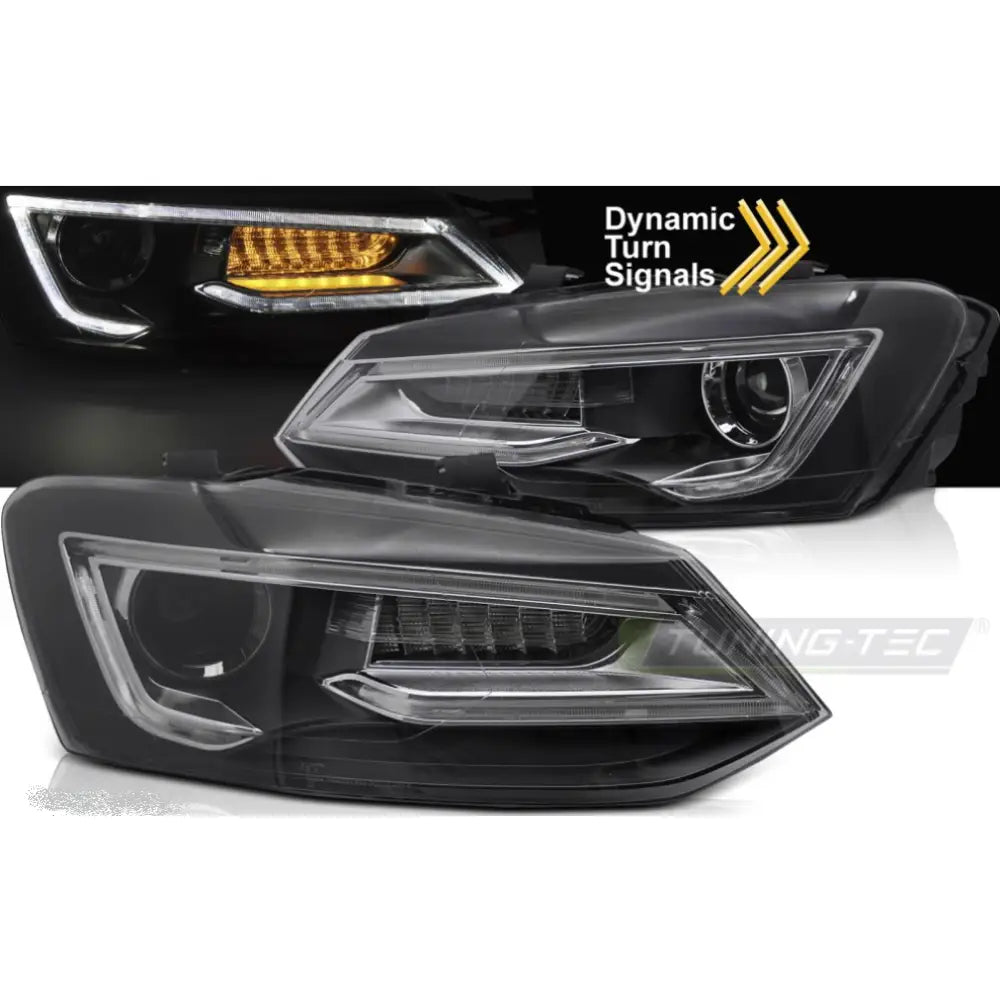 Frontlykter Vw Polo 6R U-Type LED Black vist fra skrå vinkel med og uten dynamiske blinklys.