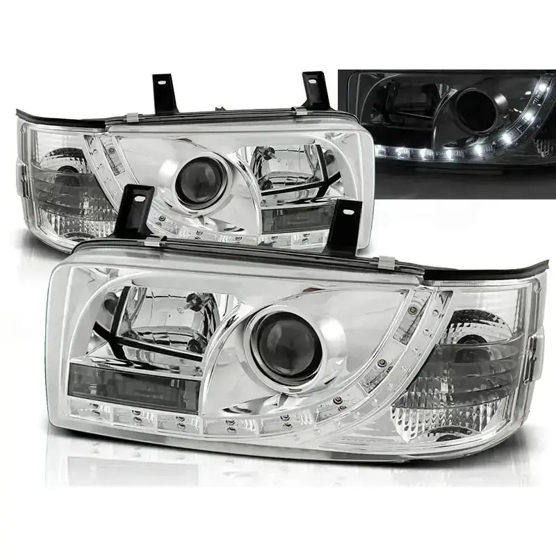 Frontlykter Vw T4 90-03.03 Chrome med LED-lysbue og detaljert reflektor, sett fra skrå vinkel.