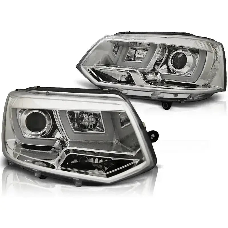 Hovedlykter Vw T5 2010-2015 U-Type Chrome sett skrått, med klare linser og moderne reflektorer.