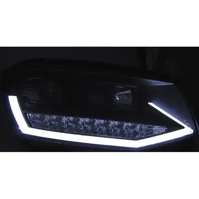 Headlights Vw T6 15- Black Tube Light med LED DRL, nærbilde av moderne billykt med hvit lysstripe.