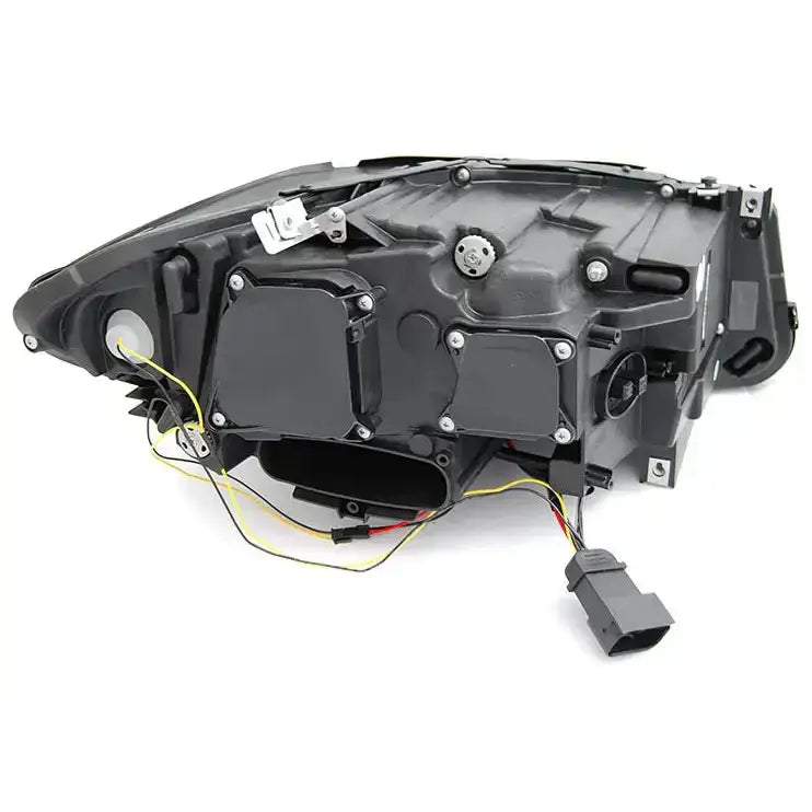 Hovedlykter Xenon Angel Eyes Led DRL Chrome SEQ Bmw F10/F11 LCI bakside med koblinger og deksler.