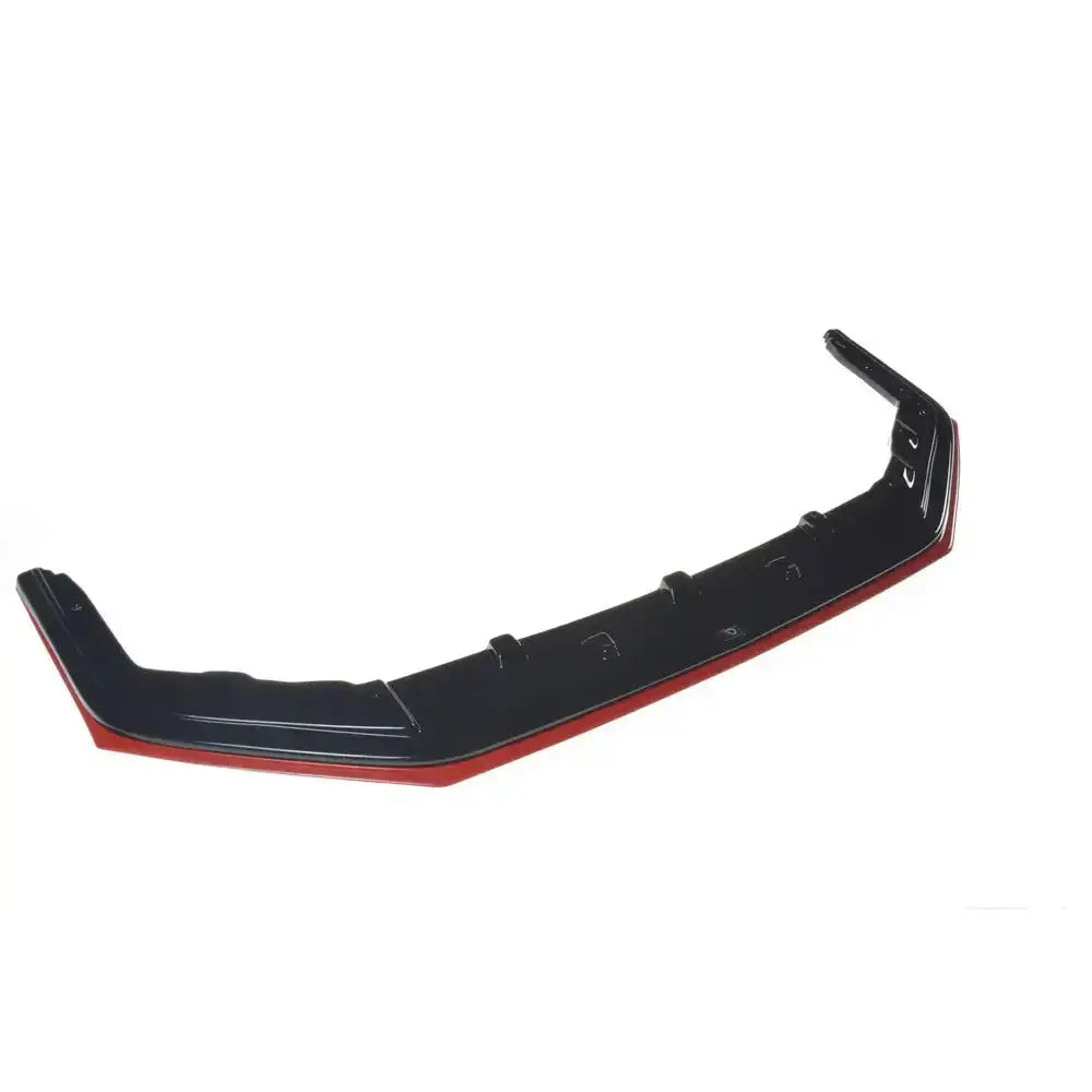 Frontspoiler Subaru Wrx Sti Black+Red V.2 med rød underside, sett skrått mot hvit bakgrunn.
