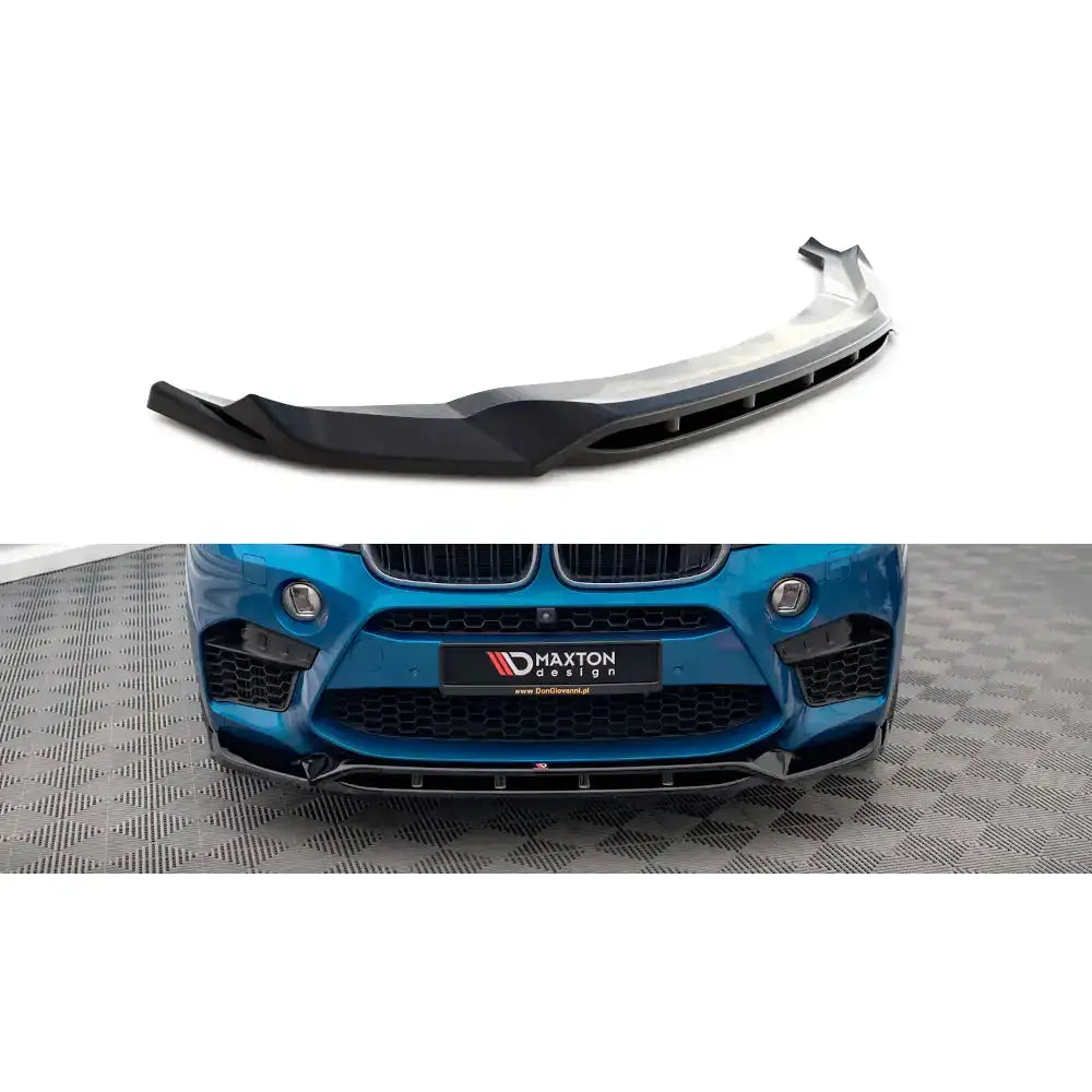 Frontspoiler BMW X5 M F15 sort plast, sett separat fra skrå vinkel på mønstret gulv.
