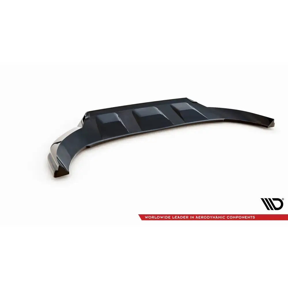 Frontspoiler til Cupra Ateca Mk1 Facelift i svart plast, sett fra skrått fugleperspektiv på hvit bakgrunn.