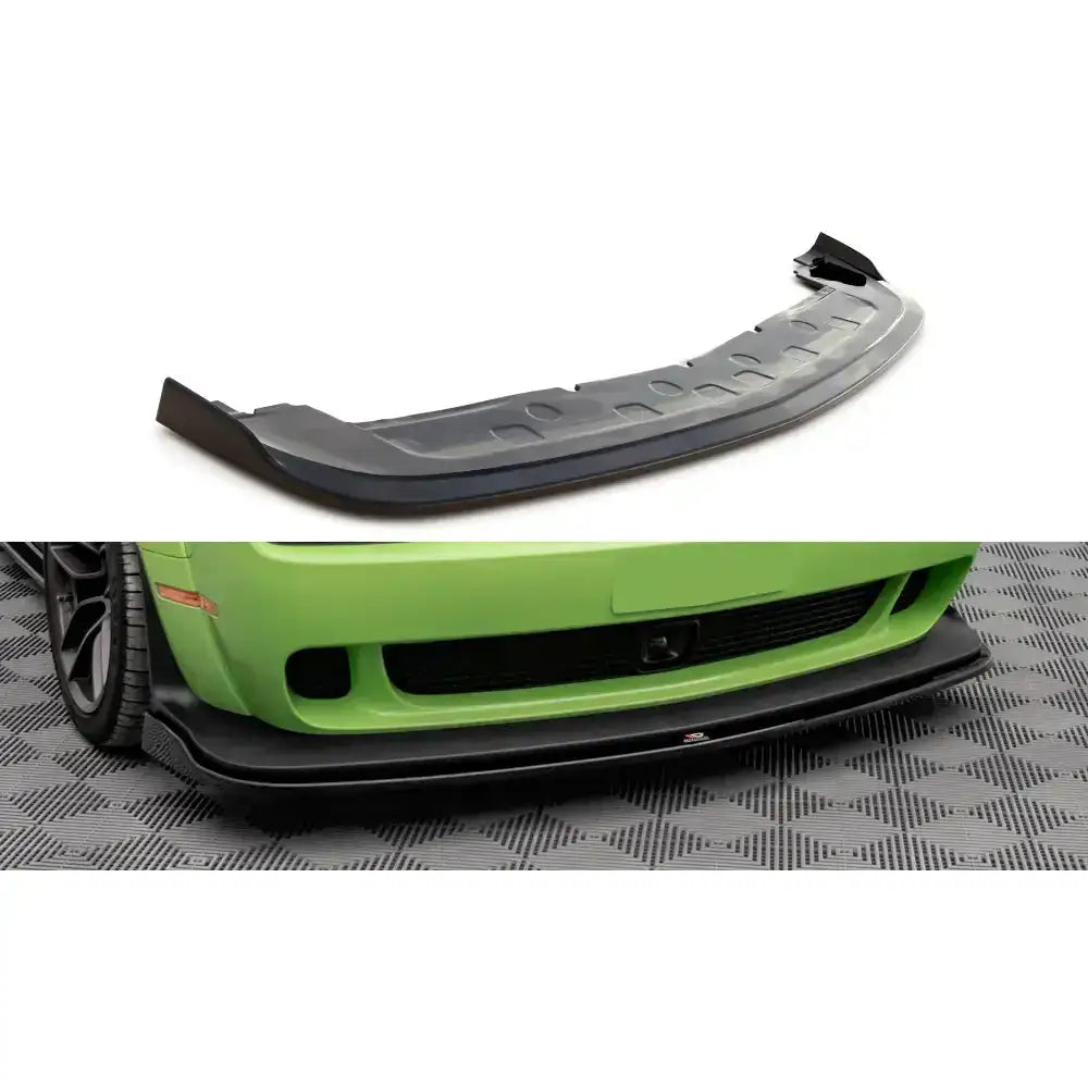 Frontspoiler til Dodge Challenger SRT Demon Mk3 17-18, sort plast, vist montert på grønn bil.