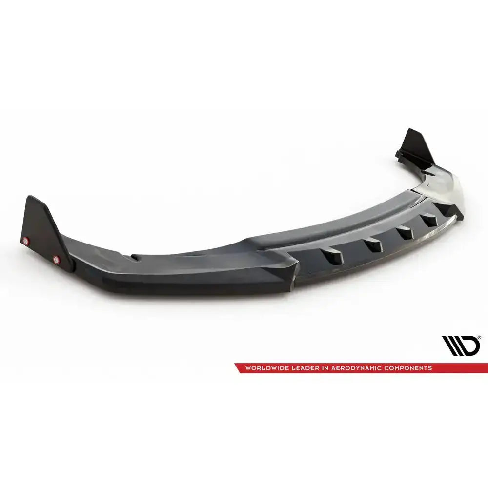Frontspoiler Honda Civic Sport Mk 10 med flaps, sett forfra i vinkel, sorte plastdetaljer og synlige festeskruer.