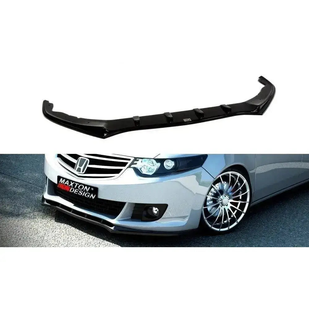 Frontspoiler Honda Accord Mk 8 Preface, sort plast vist ovenfra og montert på sølvfarget bil.