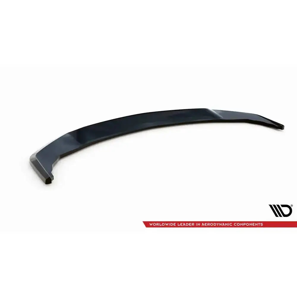 Frontspoiler Infiniti Q50 13-16 S Mk1 i svart glanset finish, skrå oversiktsvinkel mot hvit bakgrunn.