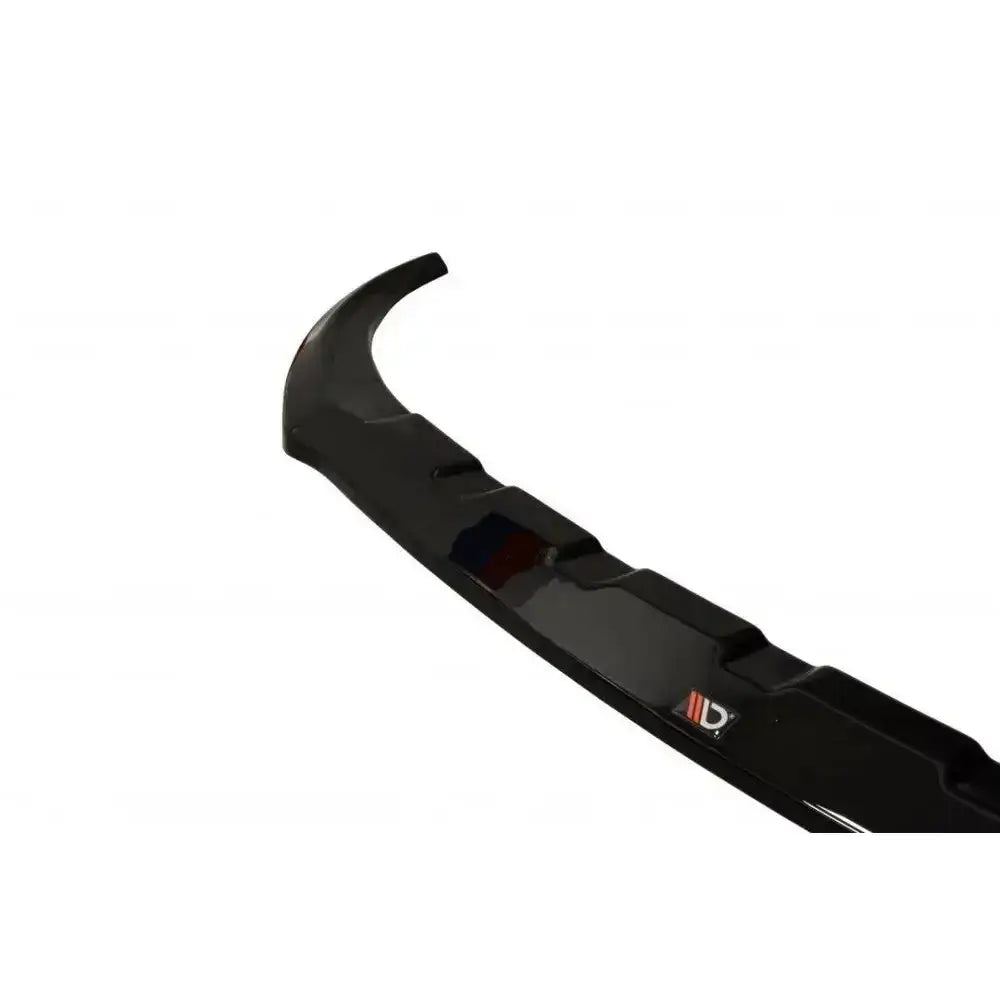 Frontleppe til Kia Sportage Mk4 GT-Line i sort, glanset plast med markerte kanter og synlig logo.