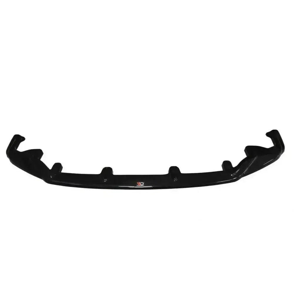 Frontspoiler til Lexus IS Mk3 F-Sport 16-21, sort blank plast sett forfra mot hvit bakgrunn.