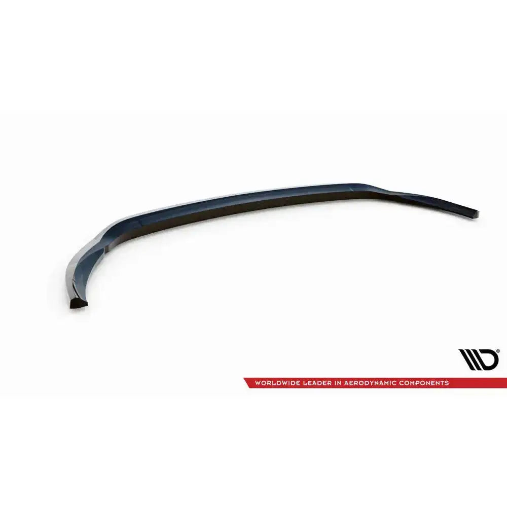 Frontspoiler Mercedes C-Klasse W205 AMG Line V.1 i sort plast, skrå vinkel, buet design og blank finish.