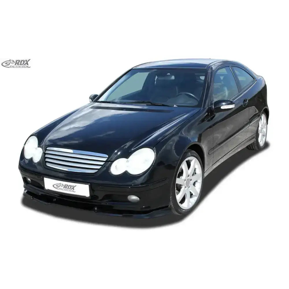 Frontleppe på Mercedes CLC-Klasse CL203 coupé med store sølvfelger og avrundede frontlykter.