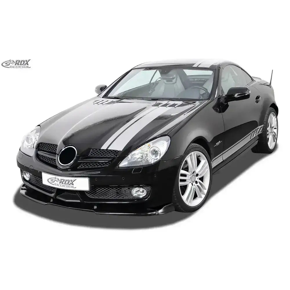 Frontleppe på Mercedes SLK R171 med sort lakk, sølvfelger og hvite striper, sett fra siden og forfra.