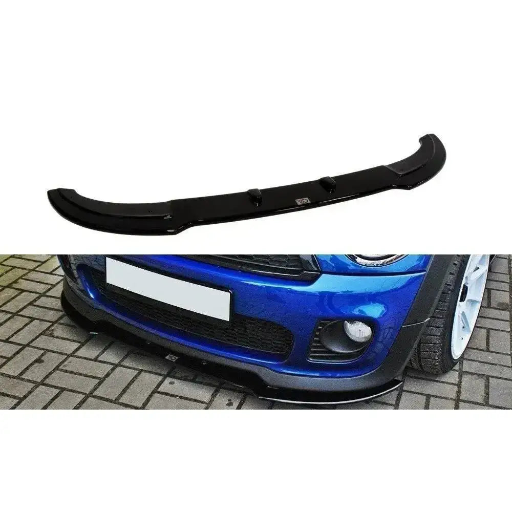Frontspoiler til Mini Cooper R56 Jcw, sort plast, vist montert på blå bil med markert kant.