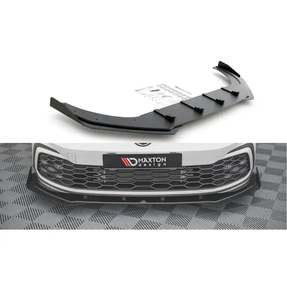 Frontleppe Racing + Flaps Volkswagen Golf 8 GTI, sort splitter montert og separat med synlige vinkler.