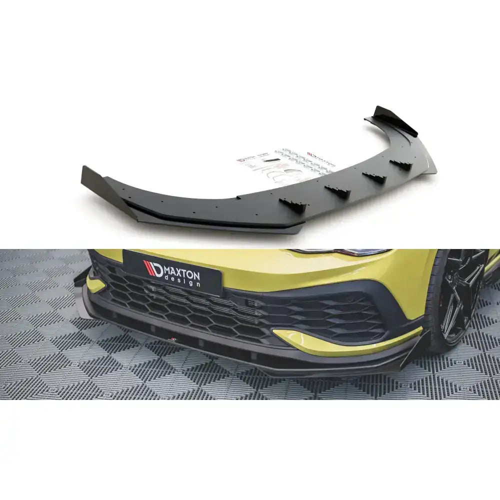 Frontleppe Racing + Flaps Volkswagen Golf 8 GTI Clubsport, sort plast vist montert på gul bil.